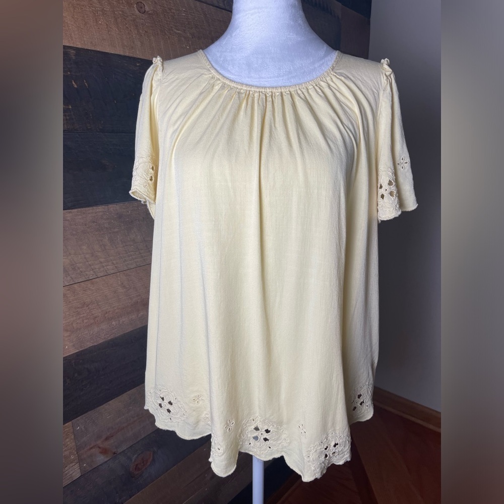 Lauren Conrad Butter Yellow Eyelet Blouse Top, Size Large
